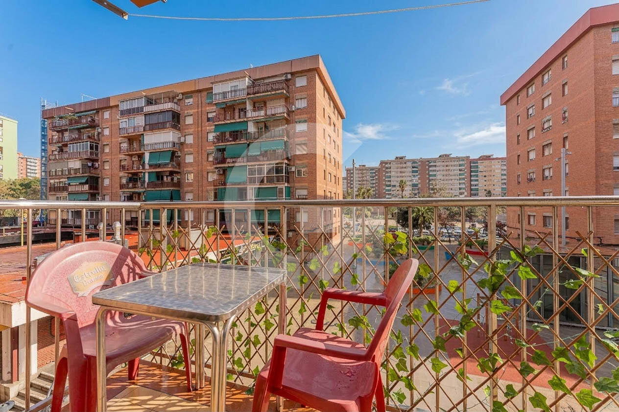  en La Gavarra en Cornellà de llobregat en Venta por 270.000 €