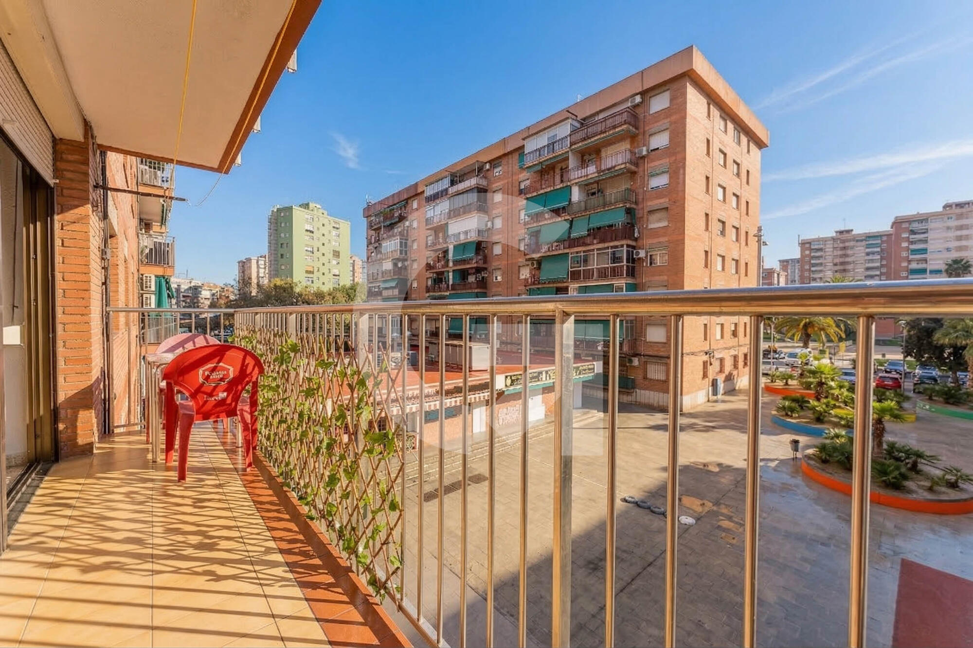 en La Gavarra en Cornellà de llobregat en Venta por 270.000 €