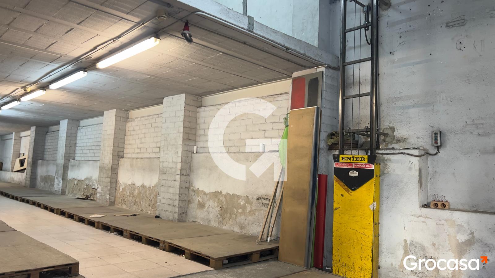 Local en venta en  calle CL MAS DE, L'Hospitalet de Llobregat  8/19