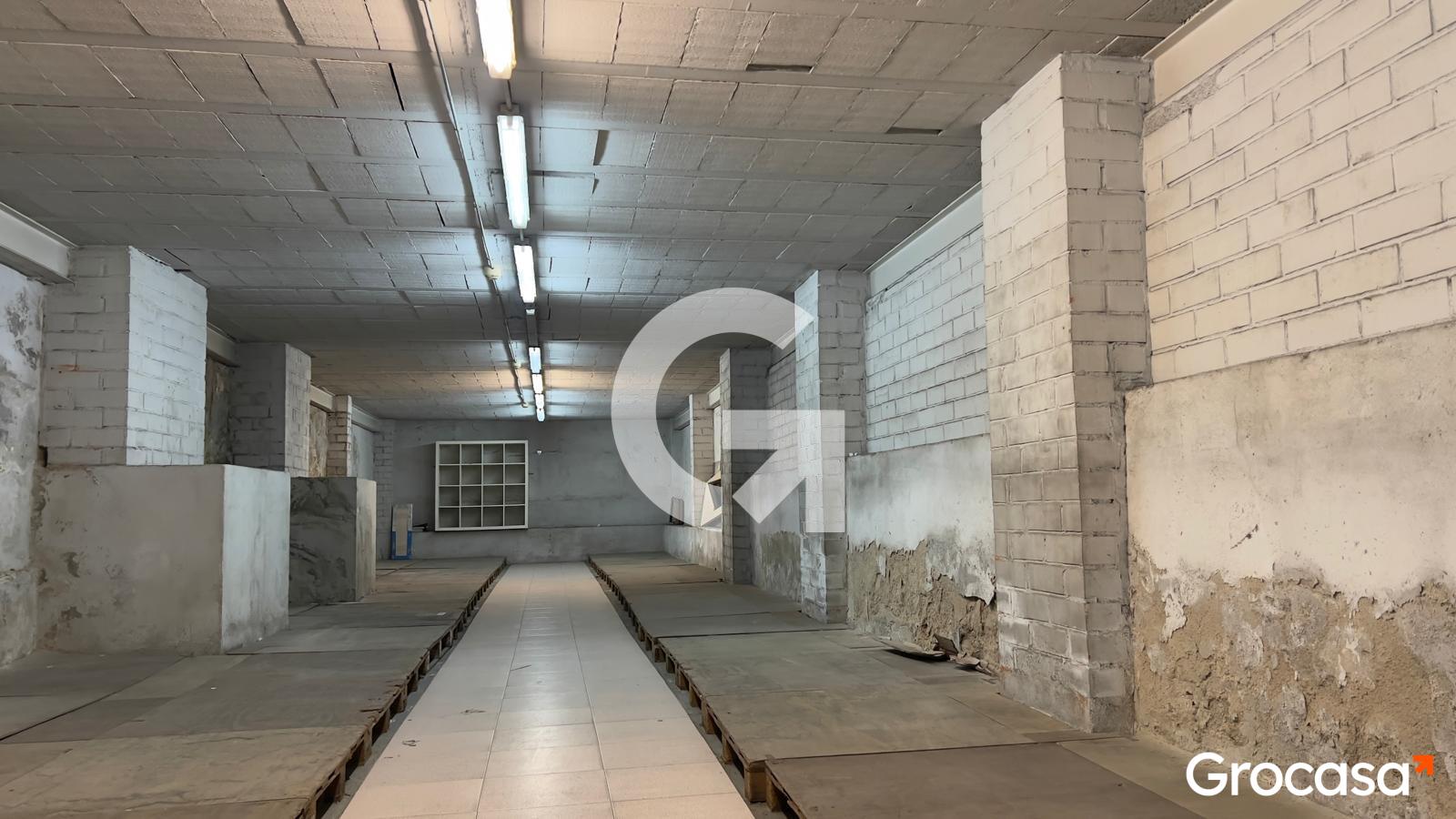 Local en venta en  calle CL MAS DE, L'Hospitalet de Llobregat  2/19
