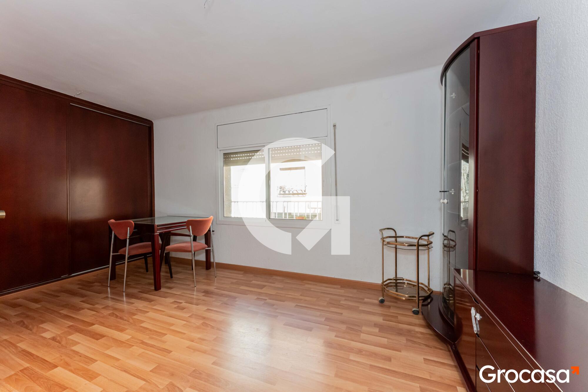  en Riera en Cornellà de llobregat en Venta por 279.000 €