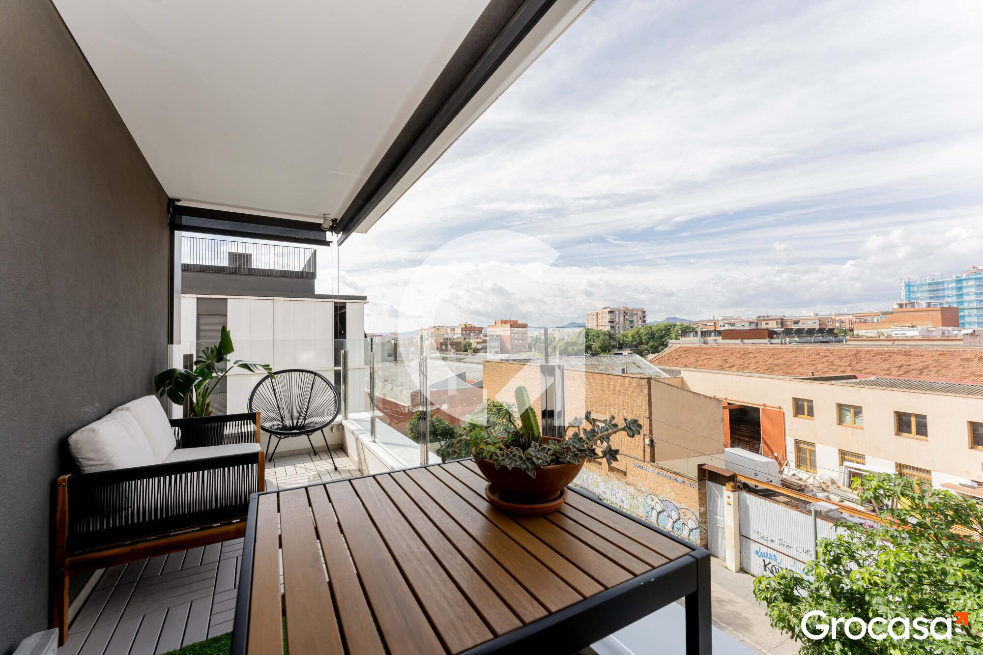  en La Gavarra en Cornellà de llobregat en Venta por 455.000 €